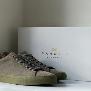 Sandays footwear  - Made in Italy Sandays green mocka Helt nya rätt ur kartongen  Nypris 2200kr