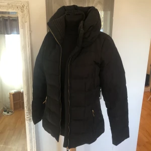 Jacka från zara - Dunjacka från Zara storlek M