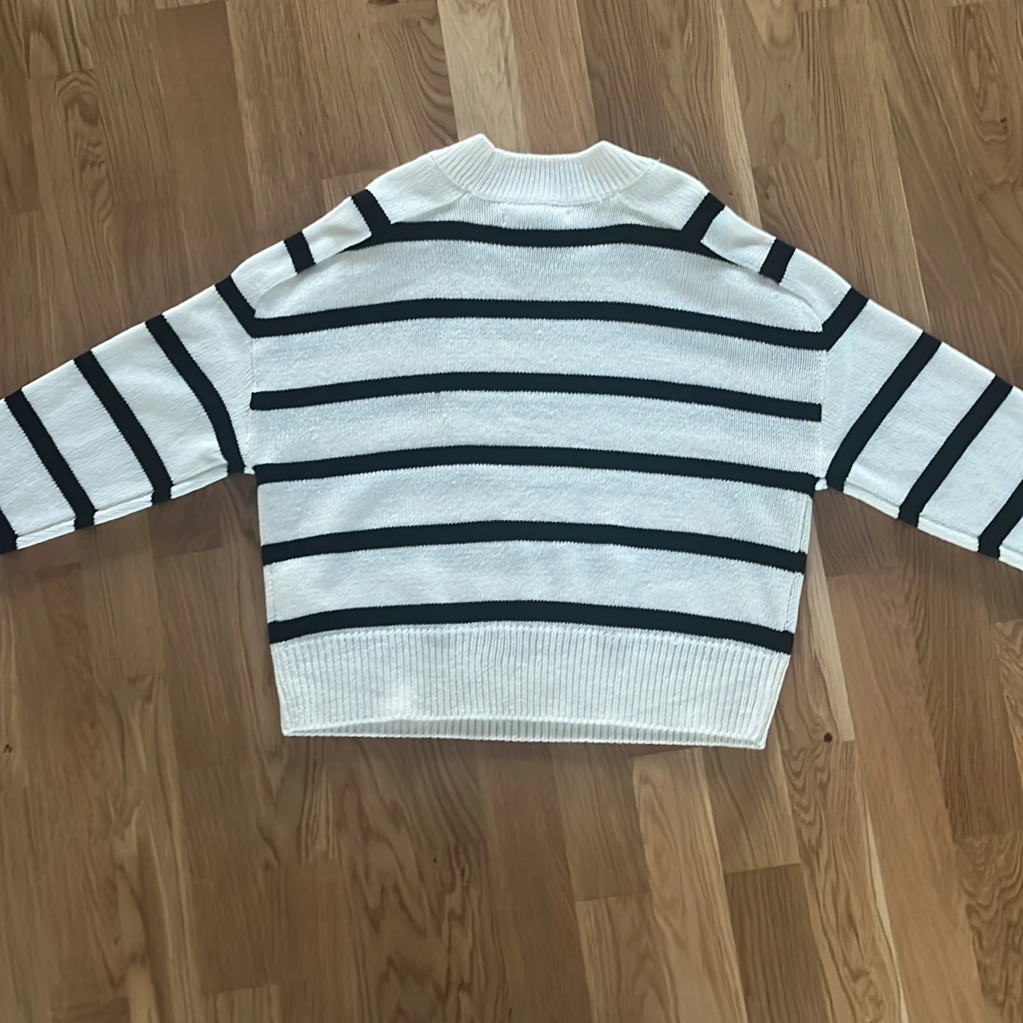 Stickad randig tröja  - 90