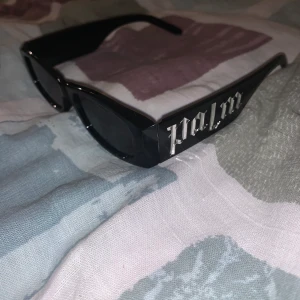 Palm angels glasögon  -  Palm angels glasögon 