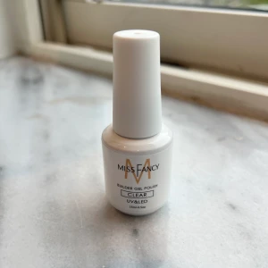 Builder gel - nagelprodukter  - Builder gel - använd 1 gång. 