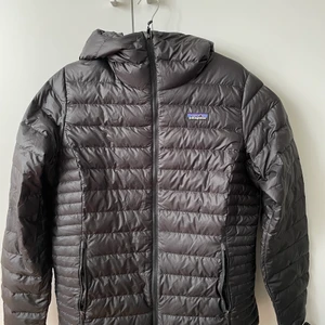 Dunjacka, Patagonia  - Tunn dunjacka från Patagonia. Sparsamt använd, mycket bra skick.