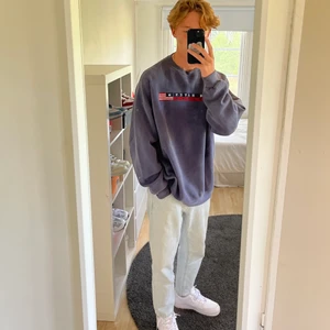 Vintage sweater - Skick: 8-9/10 Storlek: XL Passar: XL Orginalpris: jag köpte den för 599kr