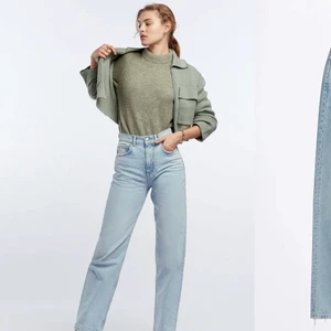 Jeans - Säljer ett par skitsnygga nya jeans från gina tricot! Säljer pga förstora på mig! Köpta för 599 säljer för 400kr exklusive frakt!