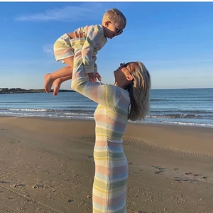 Klänning lojsan Wallin X NAKD - Säljer min klänning från Lovisas kollektion med NAKD, den är använd en gång så är som ny🥰 finns i Jönköping annars står köparen för frakt