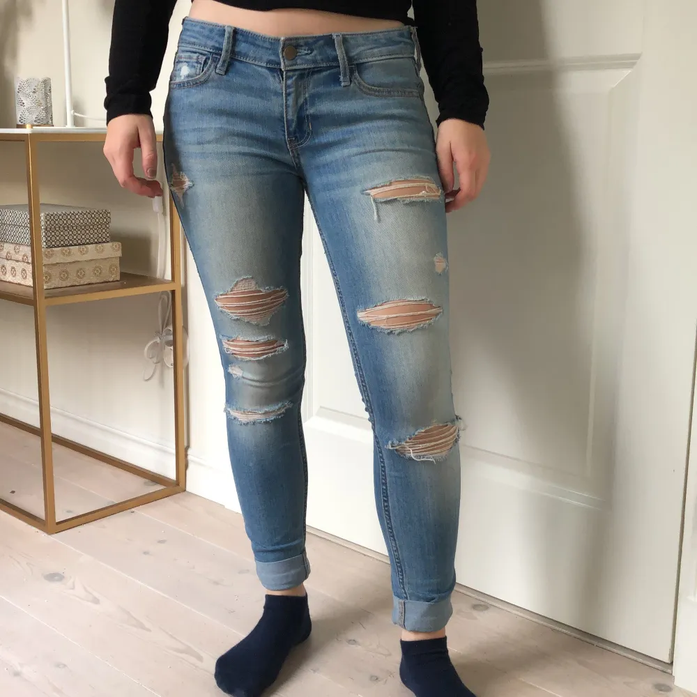 Lågmidjade jeans från Hollister. Jeans & Byxor.