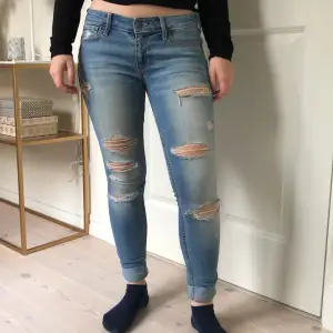 Lågmidjade jeans från Hollister