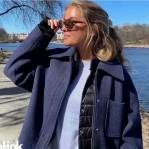 Blå NAKD jacka - Söker den här jackan! Hör gärna av er ifall ni säljer den i st 34,36,38 🤝🌸 