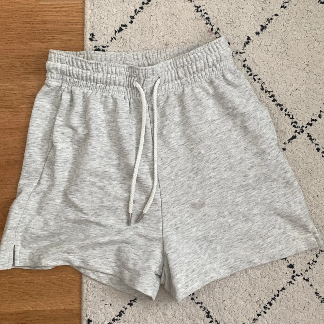 Gråa mjukis shorts - 90