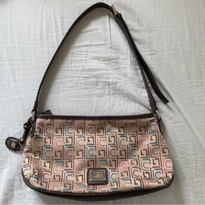 Väska - Jättefin väska!! Kan justeras kortare och längre 