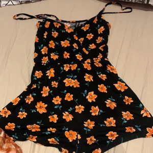 Playsuit - Perfekt skick, passar inte längre. Skriv för mer info