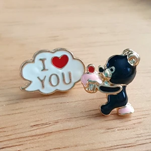 Söta örhängen - Örhängen  I love you / björn 