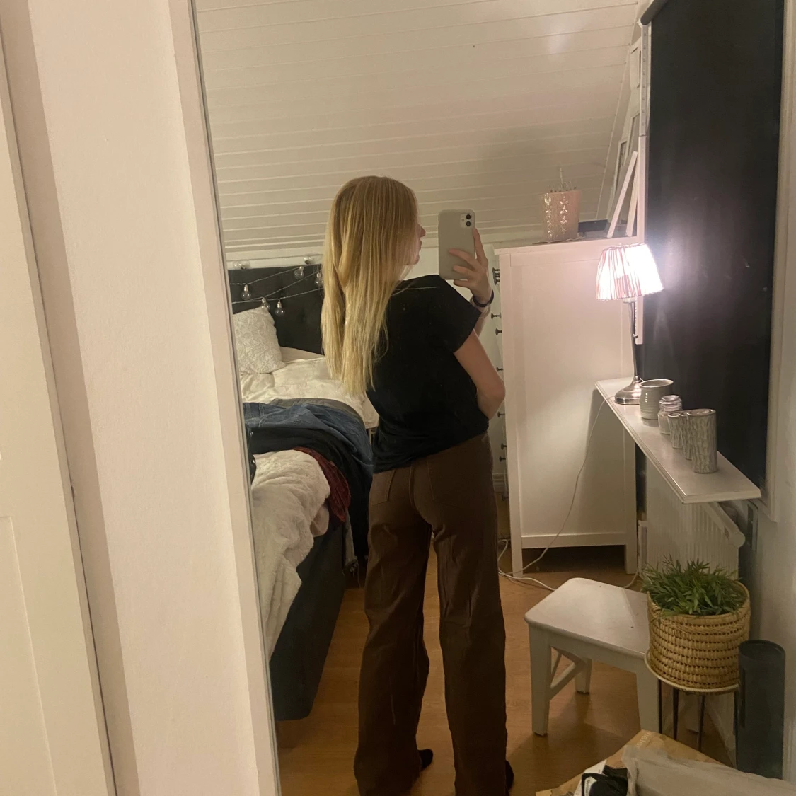 Bruna jeans , hm storlek 32 - 90