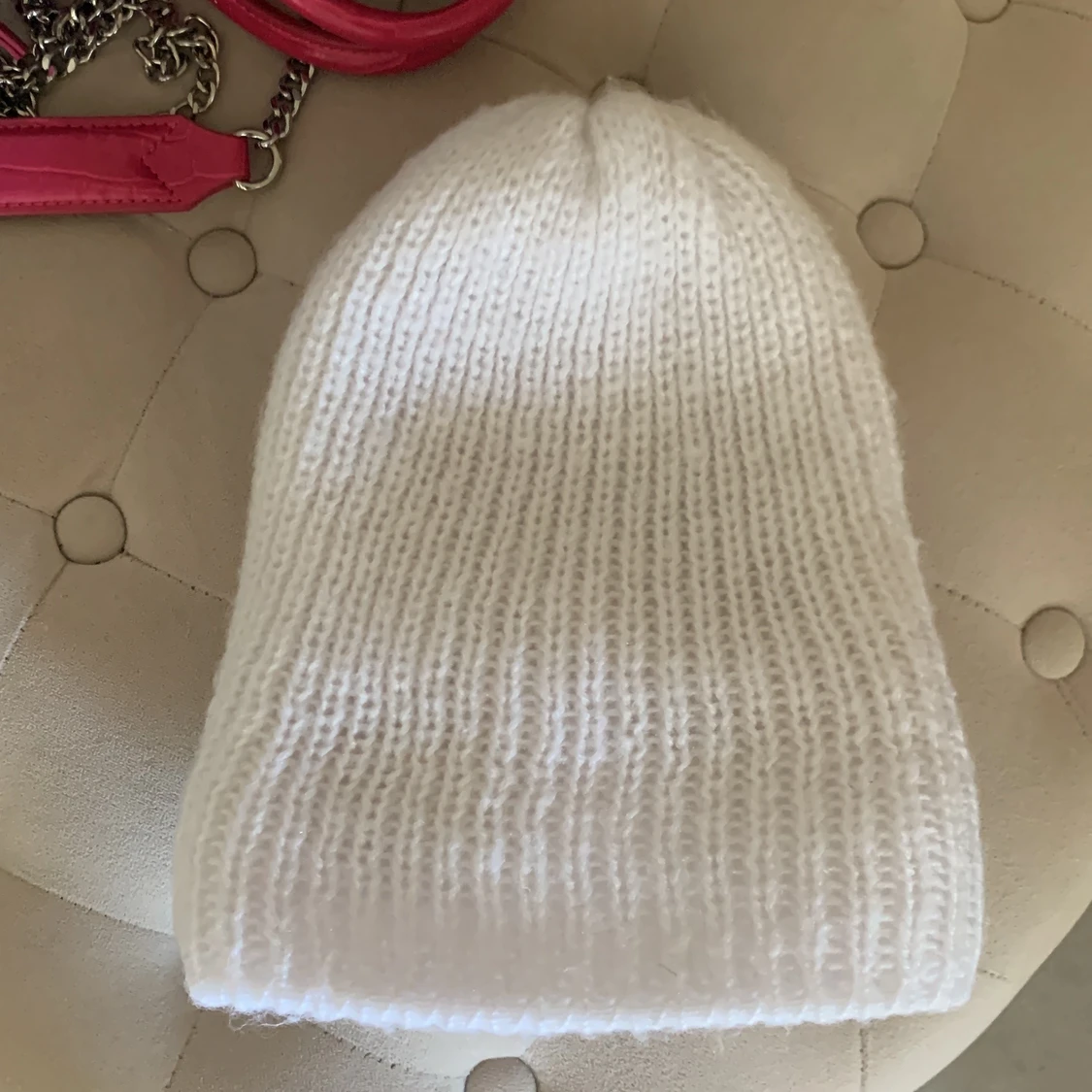 Vit stickad mössa - 90