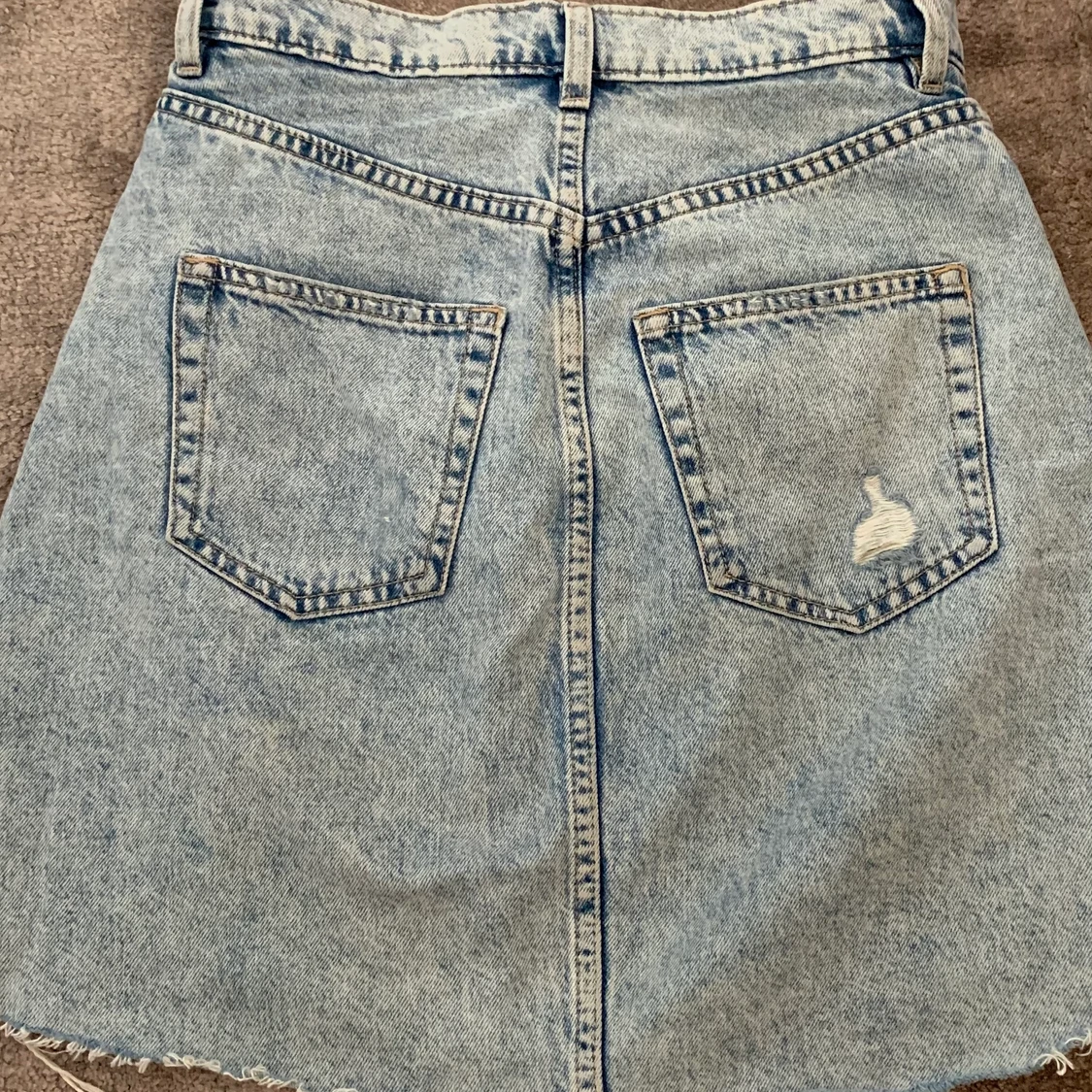 Blå jeans kjol m hål - 90
