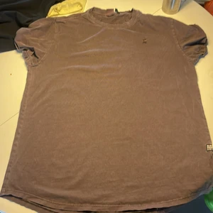 G star t shirt - 1 år gammal. Använt 5 gånger