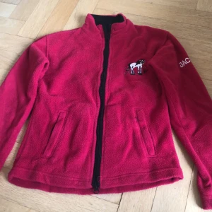 Jacson stalltröja st 150 - Väldigt varm och skön stalltröja som varit till användning men väldigt fint skick!