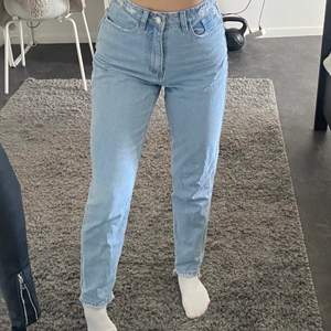 Jätte fina jeans från Nelly  Storlek: 34 Pris: 160kr+frakt ❤️❤️ #nelly #jeans #34