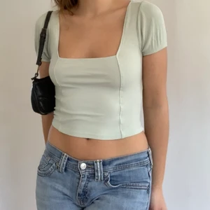  sommartopp från Urban outfitters - Superhärlig sommartopp från Urban outfitters endast använd 1 gång. Frakt på 45 eller så möts vi på söder 😊