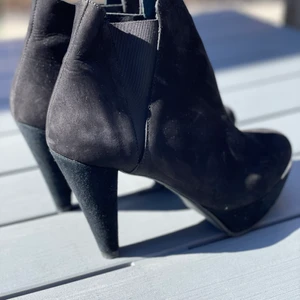 Stövletter stl 38 - Super tuffa stövletter i stl 38 . 