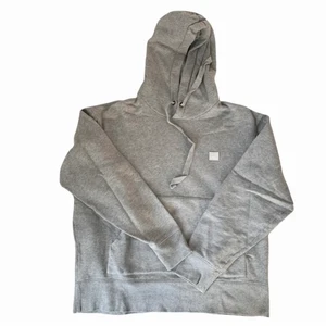 Acne studios hoodie - Säljer min acne studios hoodie för den aldrig kommer till användning. Fint skick. Har tyvärr inga fler bilder just nu