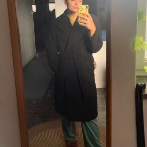 Carin Wester jacka  - Perfekt vår/höstjacka från Carin Wester strl M (passar mig perfekt som S). Tyvärr aldrig kommit till användning.  Kan mötas i Sthlm innerstad alt frakta mot kostand!