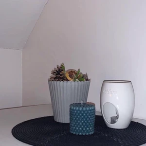 🫧Bubble Wrap🫧 - 🫧Bubble Wrap🫧   Väldigt unikt och vackert ljus. Jätte vacker som dekoration där hemma eller en unik present 🥰   (Vid doft och/eller gold flakes; 12kr)  (Vid present packning; 4kr)   Tillgängliga dofter: Ocean, Rosor, Kanel, Nytvättat & Cotton Candy