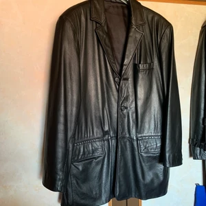 Skinnkavaj - En svart vintage skinnkavaj från ”euroleather” i storlek M. (Köparen står för frakten)