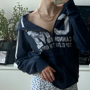 Hoodie från cubus. - Fin hoodie i storlek L från cubus. Används inte längre. 100kr🥰