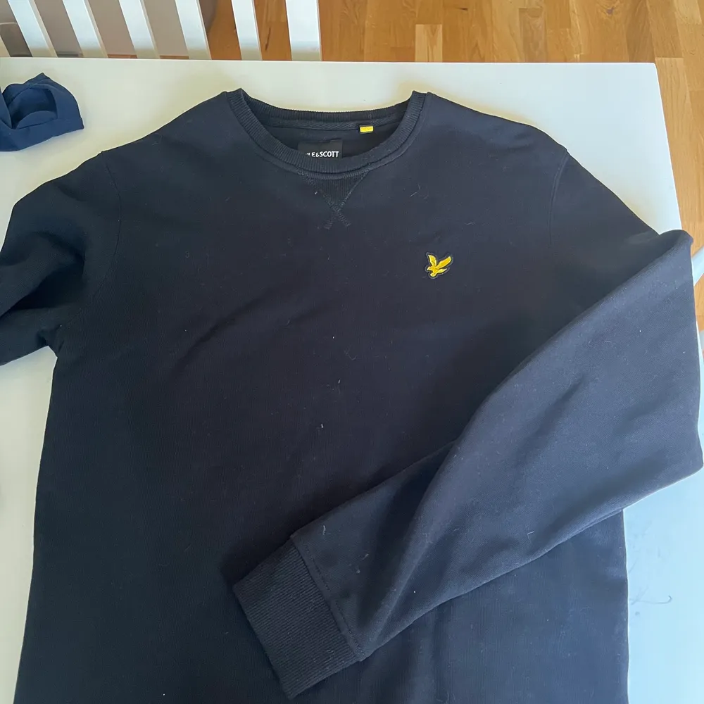 Aldrig använd lyle & scott tröja.  Orginalpris:400 kr. Tröjor & Koftor.