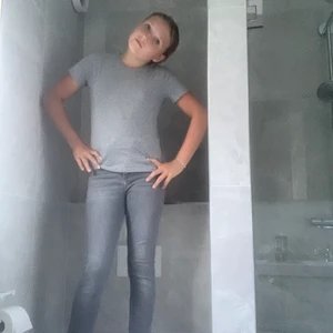 Gråa jeans från zara i stl 34 - Bra skick