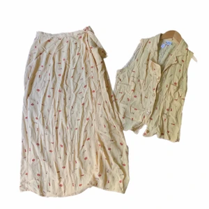 Vintage set - Super fint somrigt set, helt nyköpt men är lite för litet för mig 