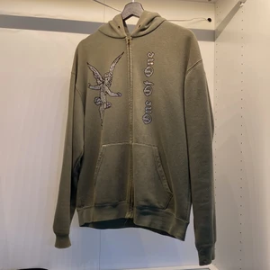 Oneofone hoodie - Oneofone hoodie storlek M, köpare står för frakt 