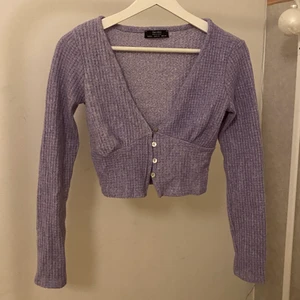 Croppad kofta. - Kofta i strl M.  Aldrig använd. Kan även fraktas. <3