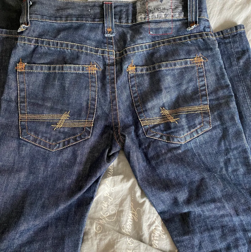 Superfina lågmidjade jeans i storlek 29/32. Köpta på secondhand. Märket heter ”selected” Jag är ca 167 cm. Hör av er vid intresse eller frågor☺️. Jeans & Byxor.