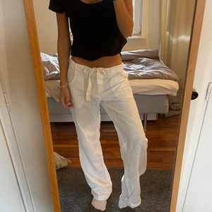 Snyggaste linnebyxorna  - Sjukt snygga linnebyxor som tyvärr är för stora för mig🥲fickor både fram och bak och bra längd på mig som e 173💕