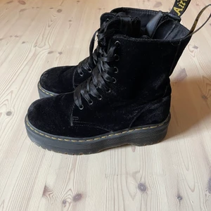 De martens - Dr martens hög sula i sammet