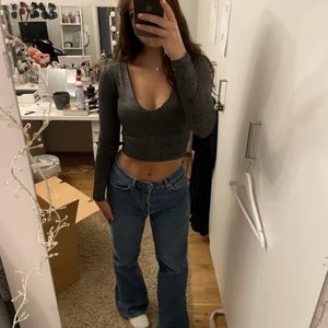 Topp - Glittrig topp från BIKBOK. Använd fåtal gånger och är som ny! Nypris runt 300kr