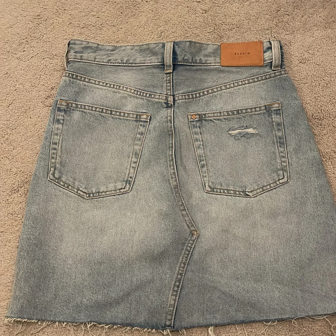 Kjol från H&M i storlek 34 - 91