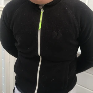 🖤🖤 - Jag säljer min sons fliströja 