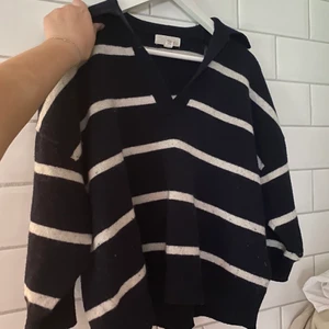 Stickad tröja från hm - fin Stickad tröja från hm! Skulle säga att den sitter som M/L