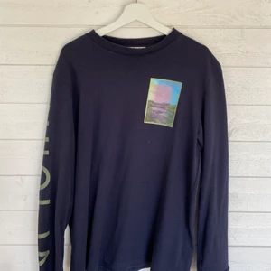Acne Studios Longsleeve - En lite tjockare longsleeve tshirt från Acne Studios. Nypris 1400:-, Skick 9/10 endast prövad. Storlek M sitter true to size. Priset är diskuterbart, skicka ett meddelande vid frågor.