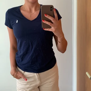 Ralph lauren tshirt - V-ringad tshirt från polo Ralph lauren. 