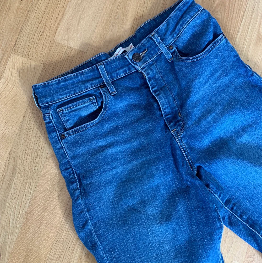 - 721 High Rise skinny - storlek 29  - Mycket fina jeans. Knappt använda, inga märke eller skador! . Jeans & Byxor.
