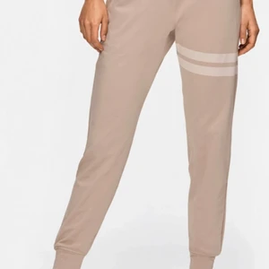 Stronger mysbyxor - Helt nya, aldrig använda, storlek M, ordinarie pris 599kr, beige, priset kan diskuteras!💕