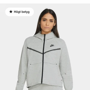 Nike tech fleece  - Säljer min nike-tröja i storlek S som passar mig som oftast har Xs. Använd fåtal ggr. Nypris: 1349kr
