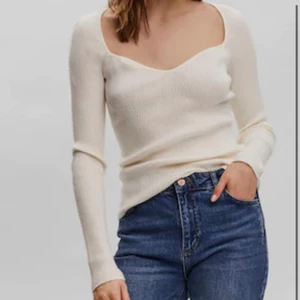 Tröja veromida - Super fin hjärtformad tröja ifrån veromoda!! Knappt använd. Ribbstickat material