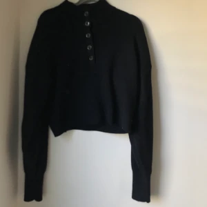 Tröja NAKD - Storlek XS, använd 2 gånger. Frakt tillkommer på 66kr.