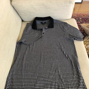 New yorker pikétröja  - Fin pikétröja från New Yorker. Bra skick och nästan inte använd alls