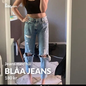 Blåa jeans - Blåa jeans med hål. Sitter löst och typ straight. Original priset är 360 kr. Använt 1-2 gånger och fortfarande bra skick. Storlek 36.